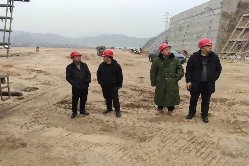 范文偉帶隊進(jìn)行元旦節前安全檢查